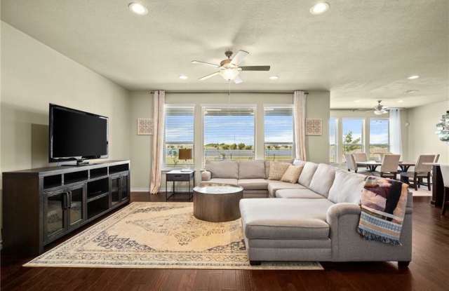 17621 Silent Harbor Loop Gallery 4