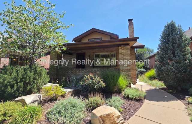 2 Bed/1 Bath, 870 Sqft - 808 S Grant St Gallery 1