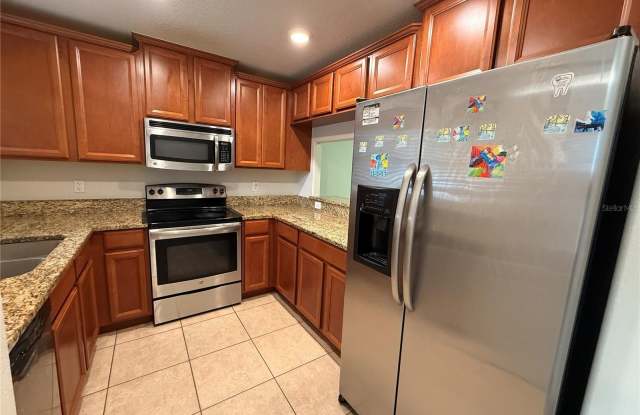9854 TRUMPET VINE LOOP Gallery 3