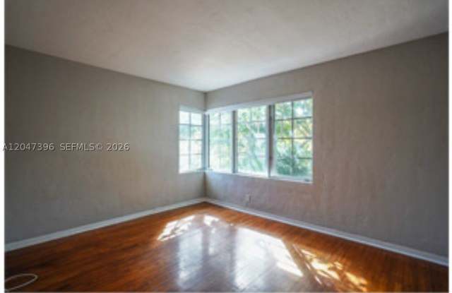 715 Michigan Ave photos photos