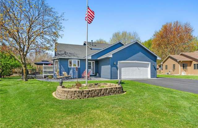 Stunning home located in the heart of Apple Valley *3 bed*2bath Available NOW! photos photos