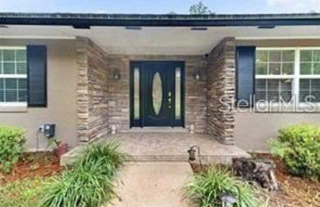 126 SE 41ST AVENUE - 126 Southeast 41st Avenue, Ocala, FL 34471