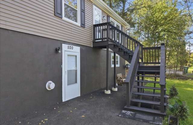 1120 Knollwood Drive Gallery 3