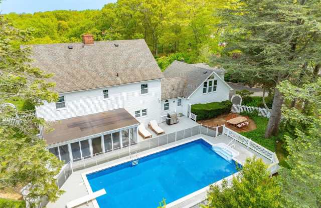 110 Sleepy Hollow Lane photos photos