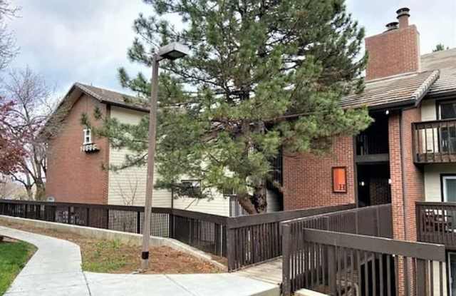 1 Bedroom, 1 Bath Condo Available Sept 4st! Very Spacious Full Dining Room Area with Private Patio. photos photos