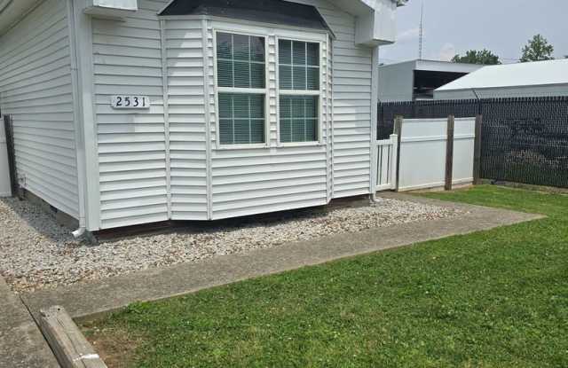 Charming 2 Bed, 1 Bath Home on Secluded Dead-End Street – Huge Backyard! photos photos