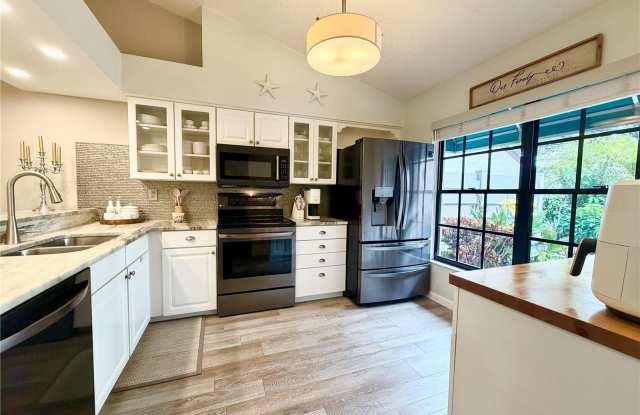 5847 CLUBSIDE Drive Gallery 4