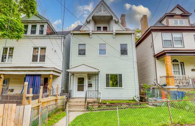 Spacious 4 Bed, 1 Bath Home – Freshly Updated| Perry South Gallery 1