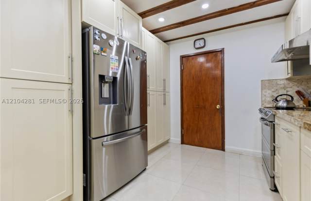 13948 Kendale Lakes Dr Gallery 4