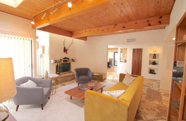 1801 Notre Dame DR NE Gallery 3