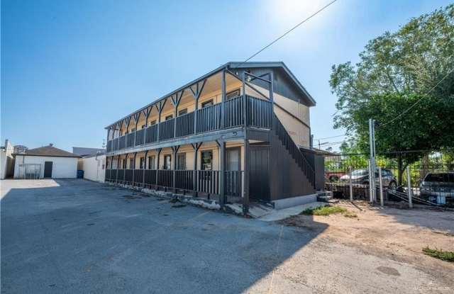 130 N Texas Avenue - 130 North Texas Avenue, Mercedes, TX 78570