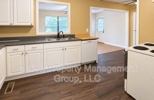 1205 Fairway Dr SW Gallery 3