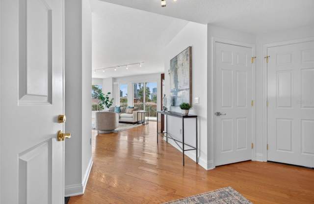 555 5TH Avenue NE Gallery 3