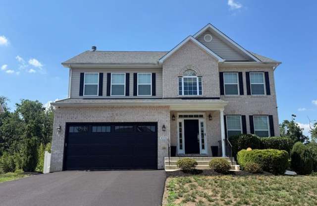 Beautiful, spacious colonial available for rent July 31st! photos photos