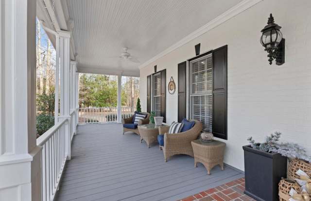 Regal on Royal Bluff Gallery 4