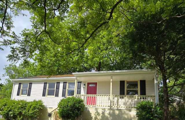 NEWLY REMODELED 3 bedroom house in Colonial Heights photos photos
