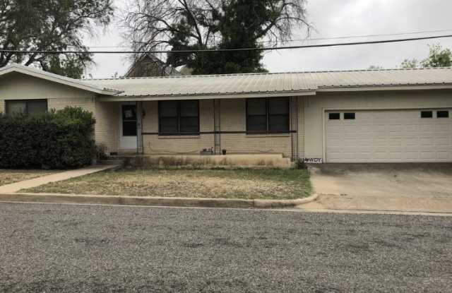 102 East Wallace photos photos