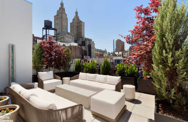 32 West 76th Street Gallery 2