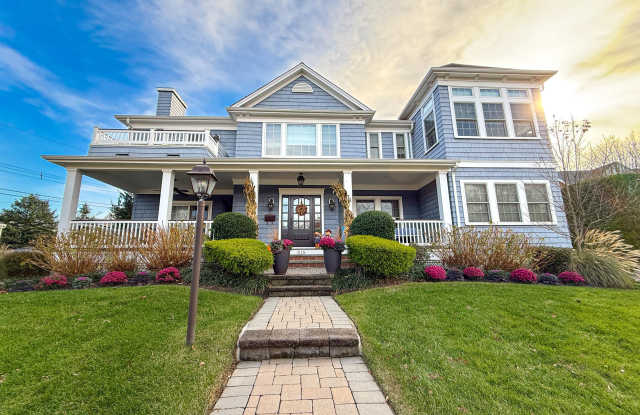 315 Pitney Avenue photos photos