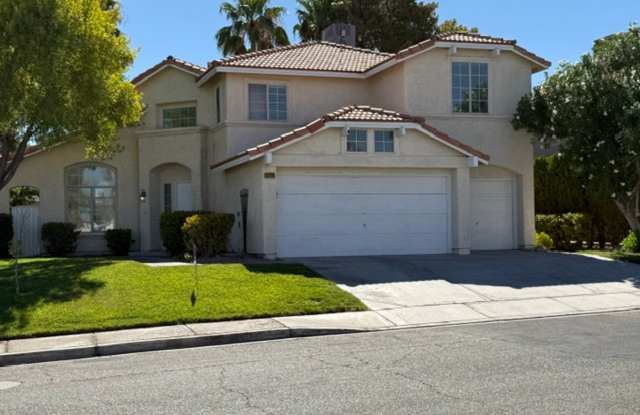 ***STUNNING & UPDATED RETREAT IN SPRING VALLEY 4 BED/ 3 BATH /3 CAR GARAGE + LARGE LOFT*** ONLY $2,495 *** Gallery 1