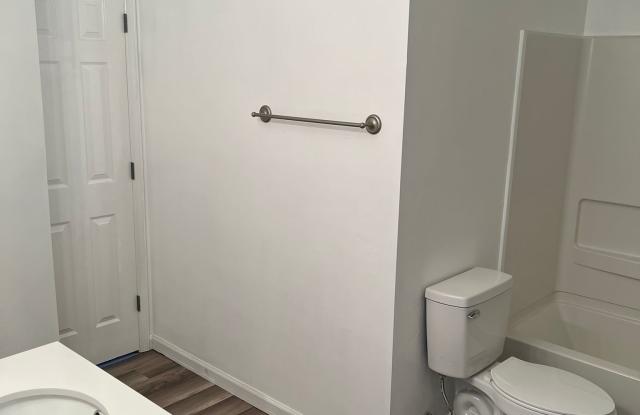 6724 Willowbrook Dr #7 Gallery 3
