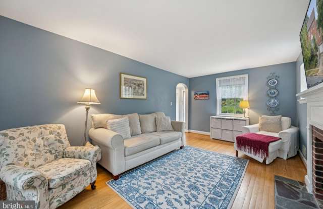 2307 CHEVERLY AVENUE photos photos