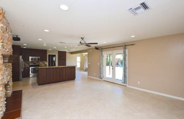 3037 East Vista Drive Gallery 2