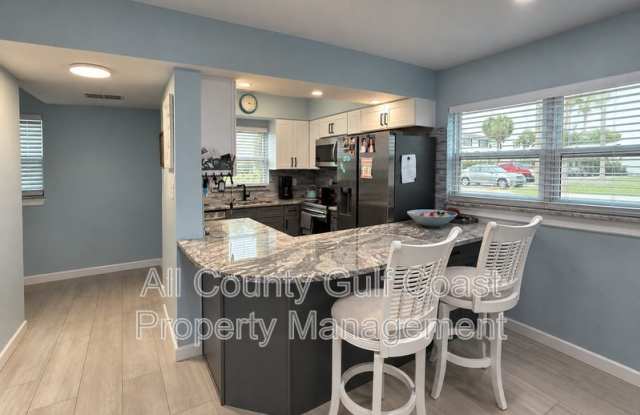4511 3rd Street Cir W Gallery 4