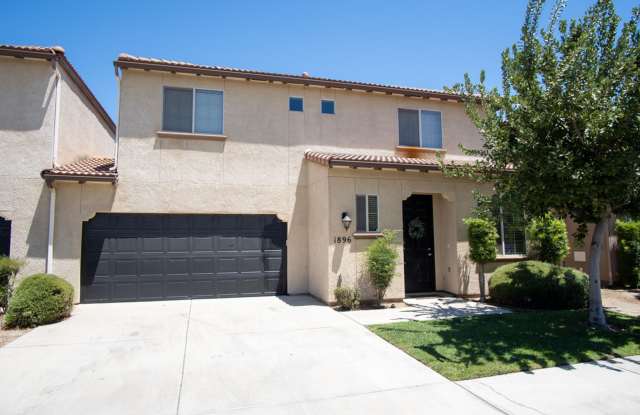 Full Furnished Short or Long-term rental in highly desired neighborhood photos photos