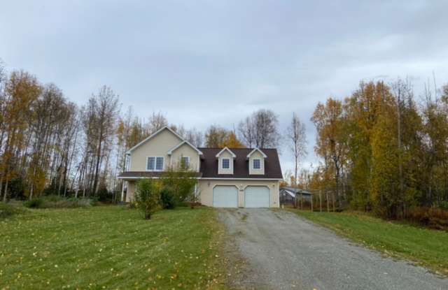 Fantastic 5 bedroom, 2.5 bath with an oversized 2 car garage, home on a private Acre, for rent across from Seymore Lake! photos photos