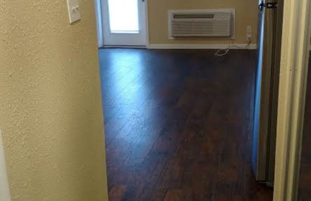 415 Millers Avenue - 202 Gallery 4