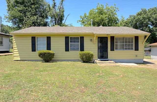 3825 Glenburee St photos photos