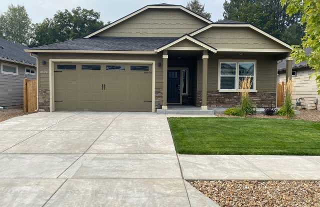 $500 Off 1st Month's Rent!!! Single Level 3/2 Hayden Home - With Luxury Amenities- Washer/dryer, Wine Bar, Yard Service and More! 61357 SE Matthew - 61357 Southeast Matthew Street, Bend, OR 97702