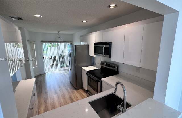 9781 NW 45 Ln Gallery 2