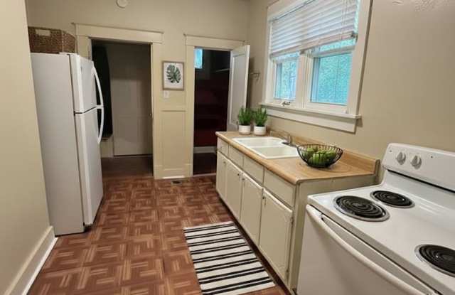 1378 South Parkway East Gallery 2