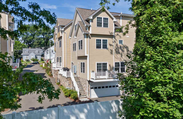 108 Seaside Avenue - 108 Seaside Avenue, Stamford, CT 06902