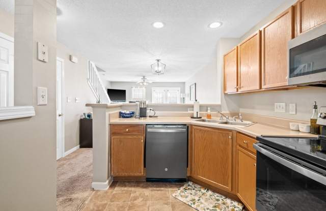 Live in Popular Ridge Creek! Gallery 4