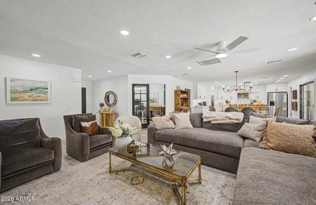 5140 E POINSETTIA Drive Gallery 4