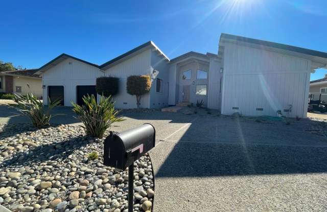 3 Bed 3 Bath Ridgemark Home - Golf Course Views photos photos
