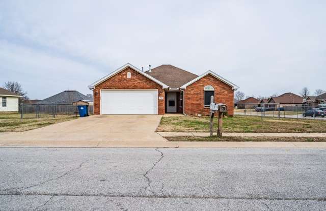 550 Washburn Drive Gallery 1