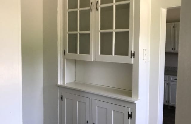 Beautiful Home Close to Downtown and ETSU photos photos