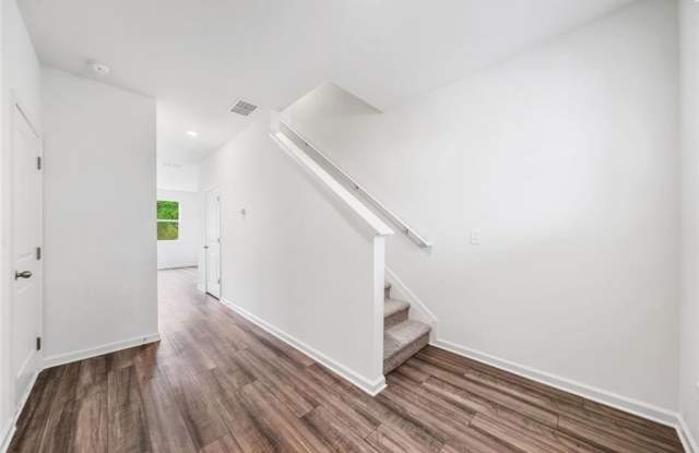 602 Jervis Way Gallery 3