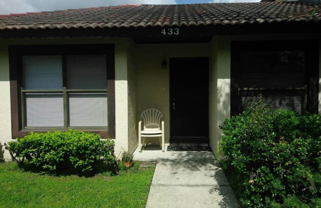 433 Hunter Circle - 433 Hunter Circle, Poinciana, FL 34758