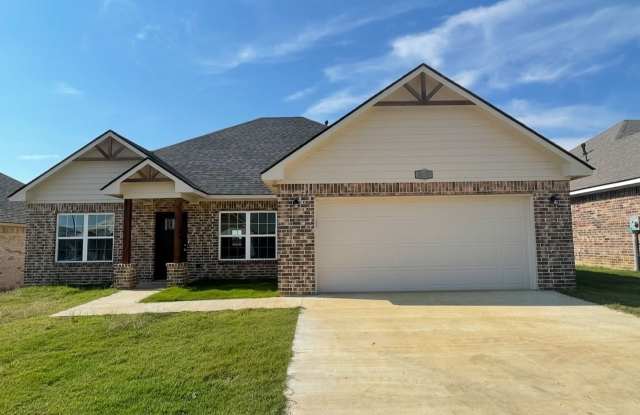 Beautiful 4/2.5 home in convenient location Gallery 1