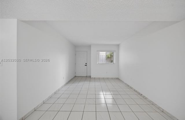 800 SW 104th Ct Gallery 3