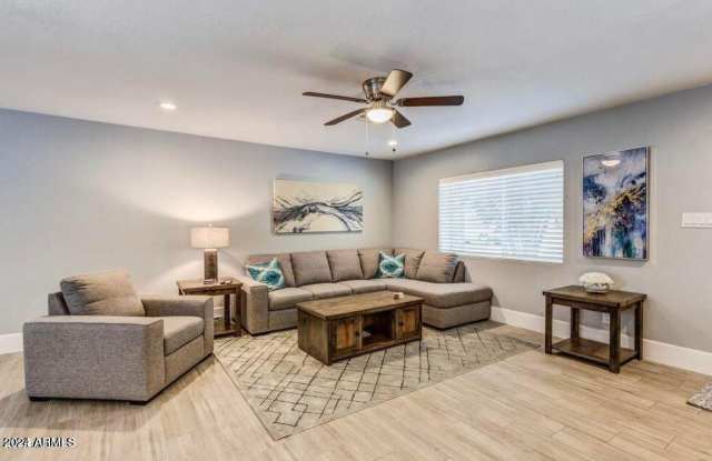 8535 E Catalina Drive Gallery 4