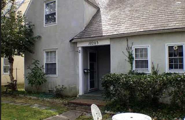 10203 Warwick Boulevard Gallery 3