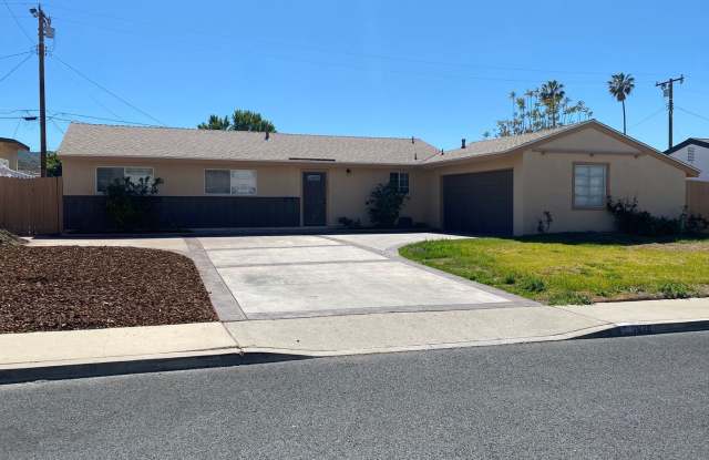 4 Bedroom in Simi Valley photos photos