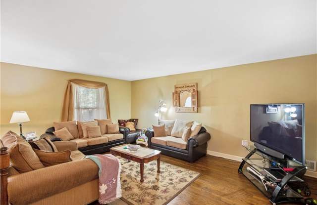 1898 Rollingwood Drive SE Gallery 4