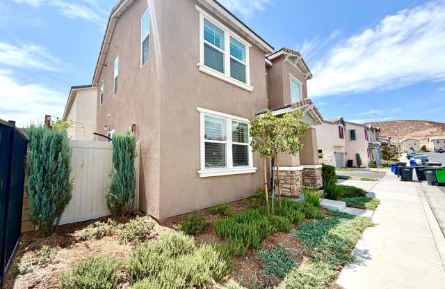 Ashland Springs 3 Bedroom Home with Solar and Community Dog Park & Tot Lot Gallery 4